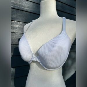 Victoria’s Secret, front closure, T-shirt Underwire Bra 38D